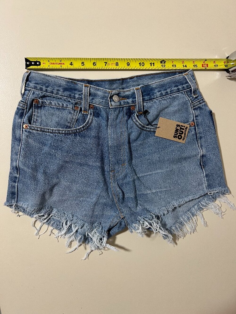 Levi's Denim Shorts - Waist 30" (Pre-owned)